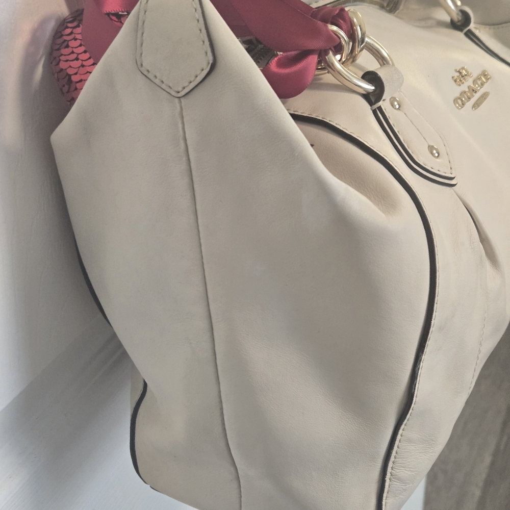 Coach White Leather Purse - Picture 5 of 16